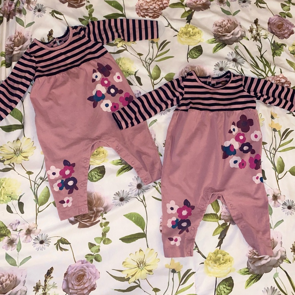 Tea collection twin’s (baby) matching striped onesie set,purple and navy blue